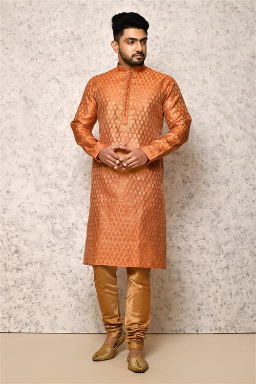 https://media.vinhemfashion.com/Images/RajsahiVol5BVLS437DCRQF6K0YM/image/designer